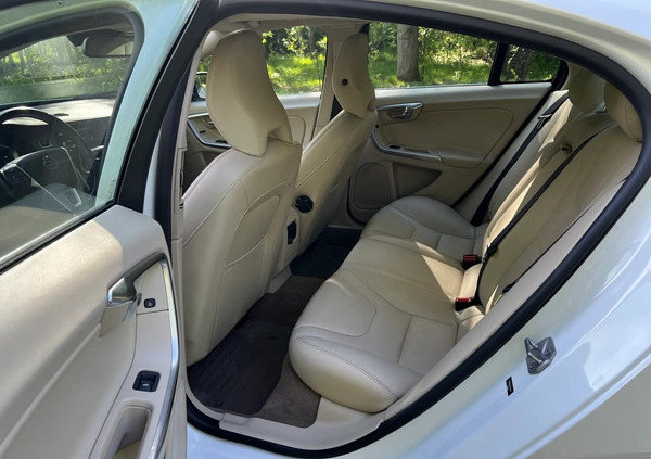 Volvo S60 cena 61500 przebieg: 162000, rok produkcji 2015 z Chorzów małe 254